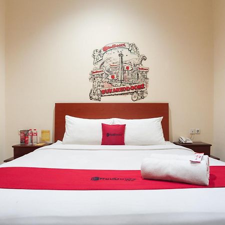 Reddoorz Plus Near Plaza Blok M Jakarta Buitenkant foto