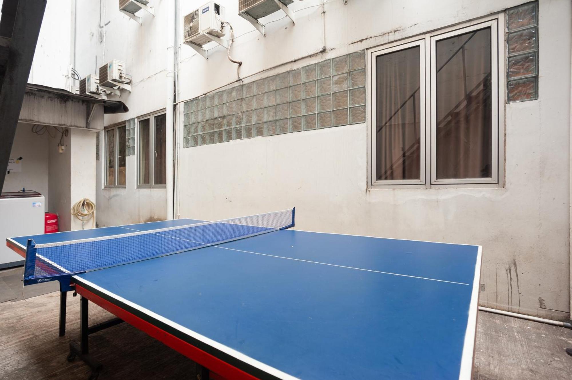 Reddoorz Plus Near Plaza Blok M Jakarta Buitenkant foto